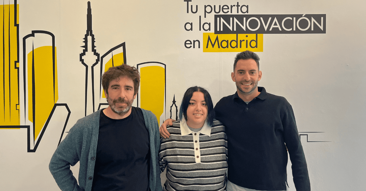 Conoce a Adrián Carrasco, CEO y cofundador de miUrba, la nueva startup alojada en Puerta Innovación que digitaliza la vida en comunidad.